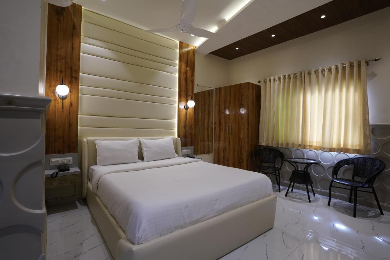Palm Springs Beach Resort - Gorai Bombay Exterior foto